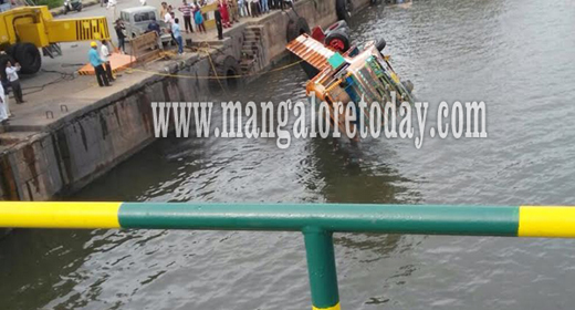 Stationed coal lorry at NMPT lands in sea due to technical snag